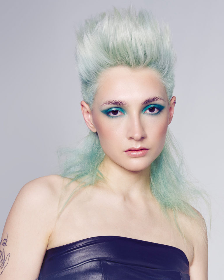 BE LOUD! Look 2